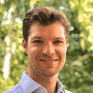 Dr. Chris Callewaert