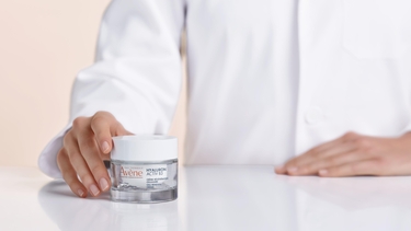 av_hyaluron_activ_b3_creme_main_dermato_03_3282770153170_16x9.